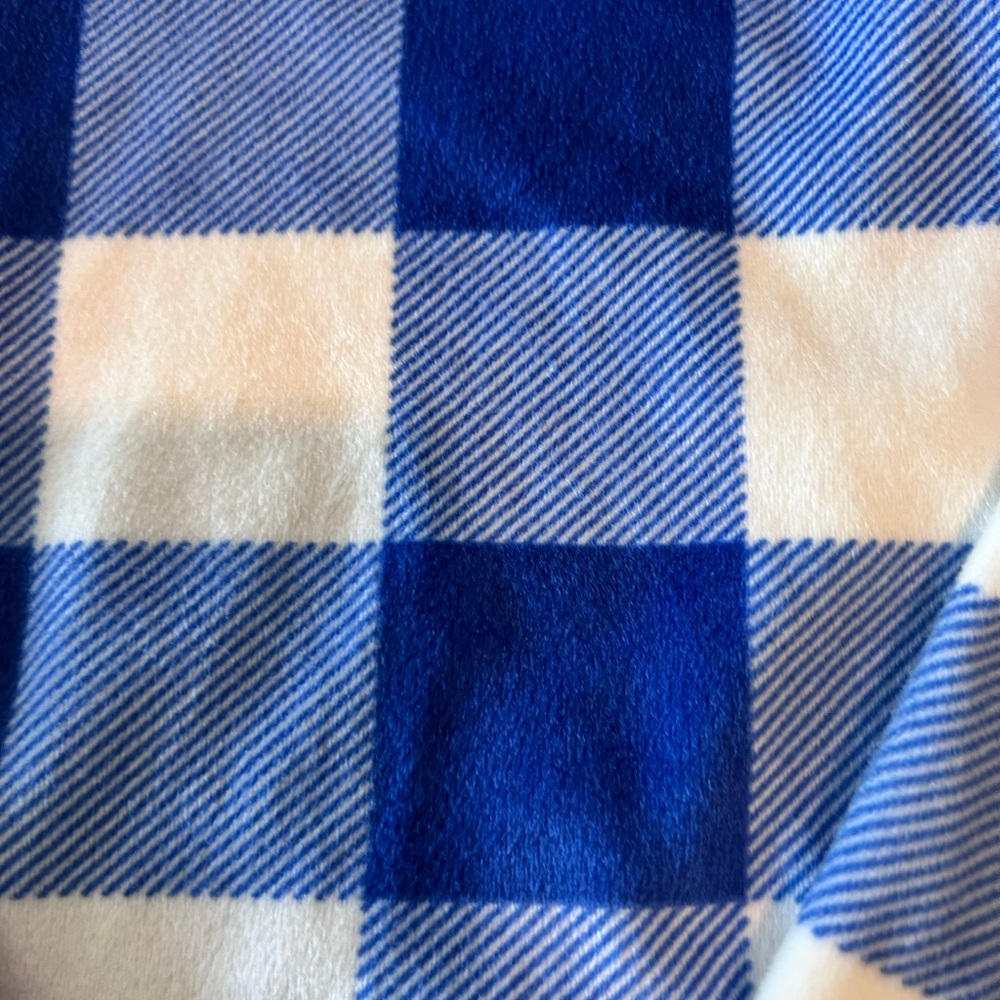 Cat & Jack Blue and White Buffalo Plaid Kids Pajama Set Size 6 - Picture 3 of 6